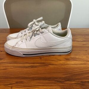 Nike White and Green Mesh Sneakers